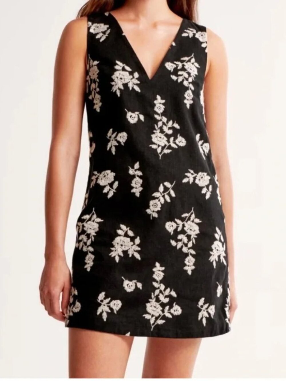 NWT A&F Black Floral Embroidered Linen Shift Mini Dress Size MP - Picture 2 of 8